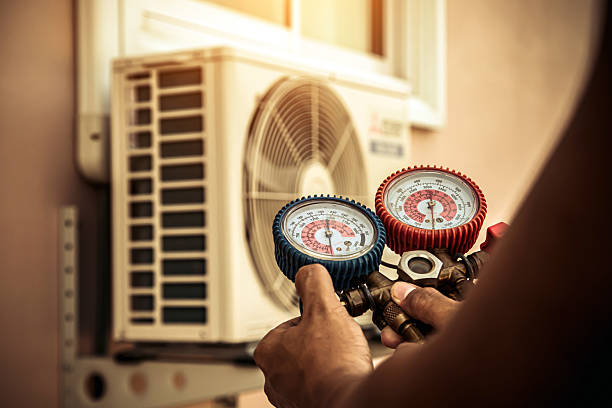 Professional Hvac Installation technician working in Saucier, MS